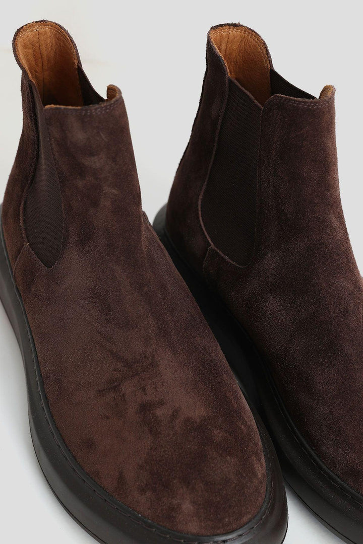 Refined Gentlemen's Suede Boots: Exquisite Brown Footwear for the Modern Man - Texmart