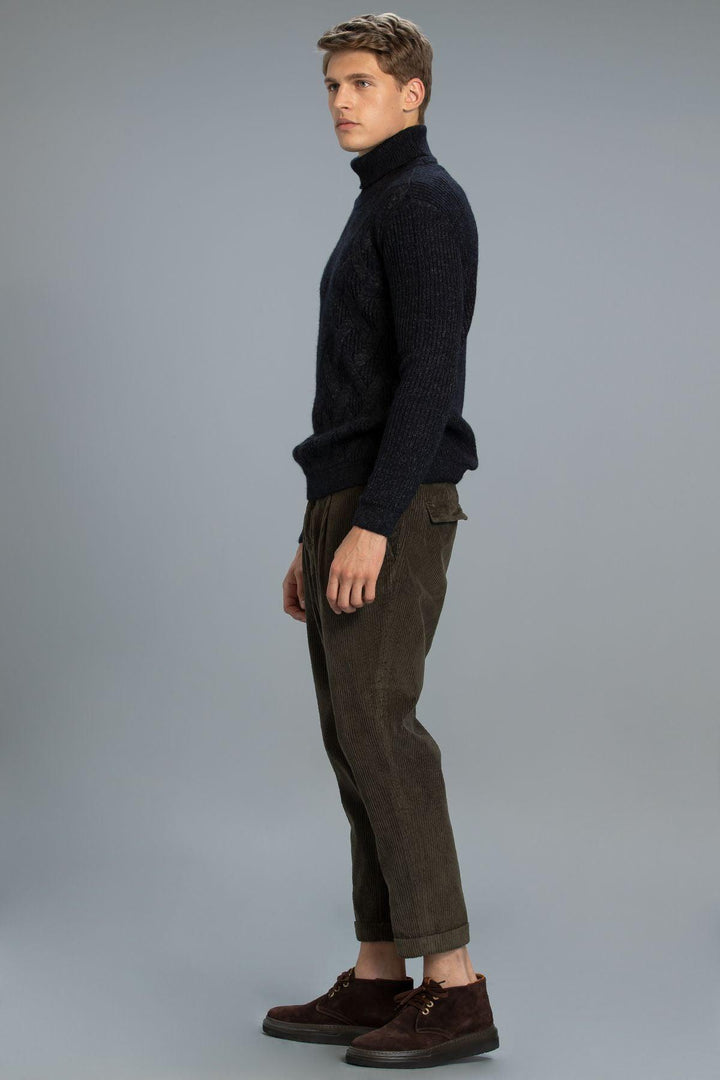 Tailored Comfort: Premium Men's Khaki Chino Trousers with Single Pleat - Texmart
