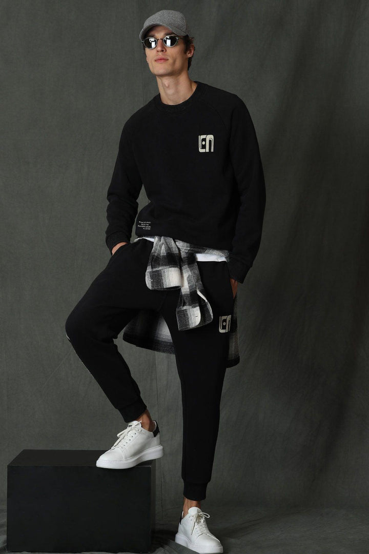 The Black Comfort Knit: A Timeless Men's Sweatshirt for Style and Coziness - Texmart