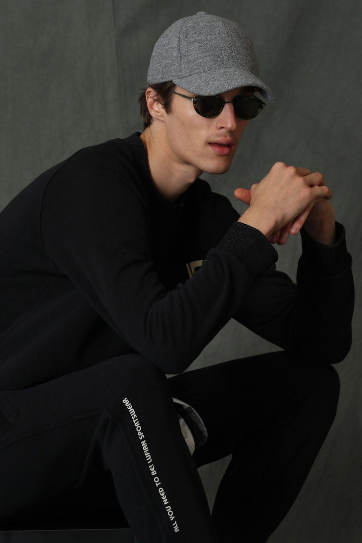 The Black Comfort Knit: A Timeless Men's Sweatshirt for Style and Coziness - Texmart